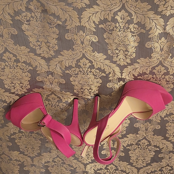 Fuchsia Platform Ankle Wrap Heels - Picture 4 of 10